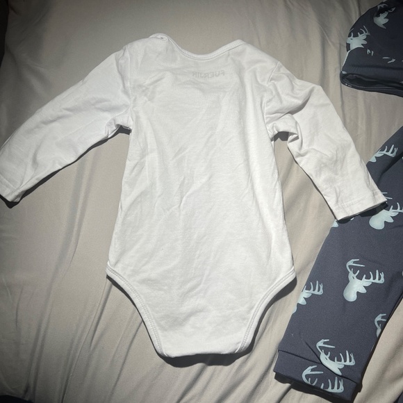 Deer Three Piece Set | Ladies Man | 3-6 Month | NWOT| Bow tie | Newborn Gift - Picture 5 of 5